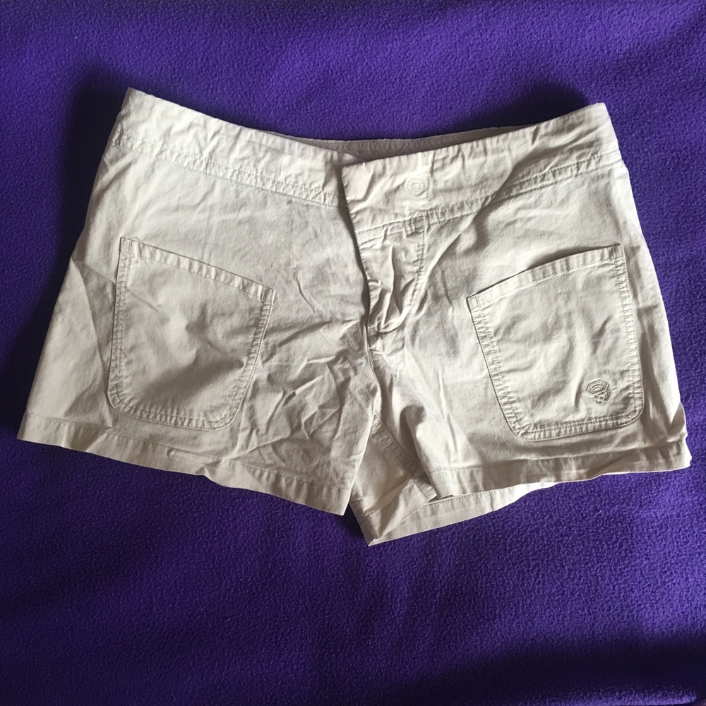 Mountain Hardwear Khaki Shorts